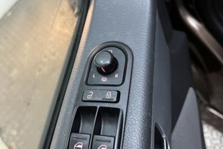 Volkswagen T5 Multivan T5 Multivan 2.0 TDI Comfortline 7SITZ+ESD+AHK+