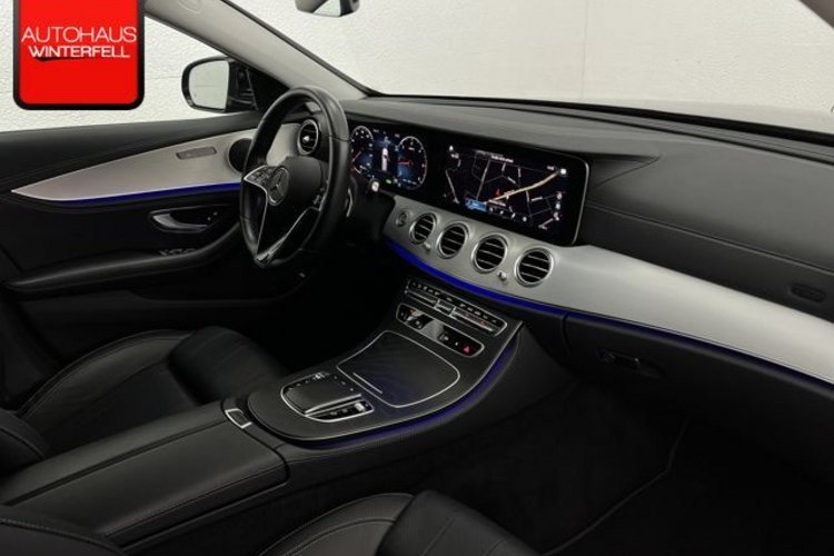 Mercedes-Benz E 300 E 300 d 4M T EXCLUSIVE KAMERA+LED+NAVI+CARPLAY+