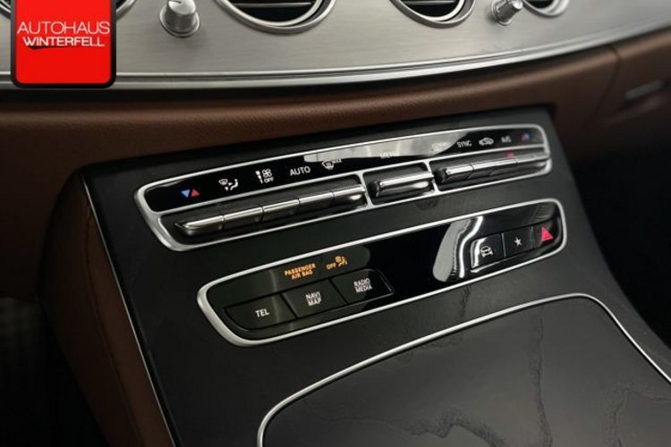 Mercedes-Benz E 400 E 400 d T 4M AMG NIGHT PANO+ABC+KEYLESS+MEMO+HUD