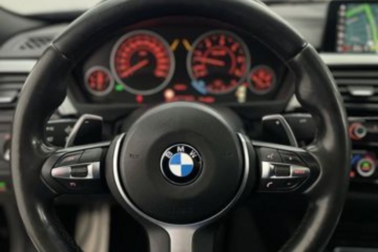 BMW 330 330 d M SPORT GSD+ADAP-LED+AHK+MEMO+HUD+KEYLESS+