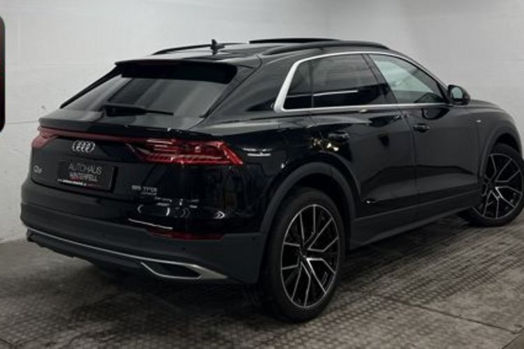Audi Q8 Q8 55 TFSI qu S line PANO+AHK+STANDHZG+AIR-SPORT
