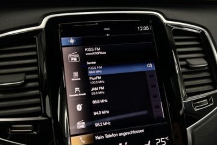 Volvo XC90 XC90 B5 AWD 7SITZ+PANO+AHK+360+HUD+H/K+STANDHZG+