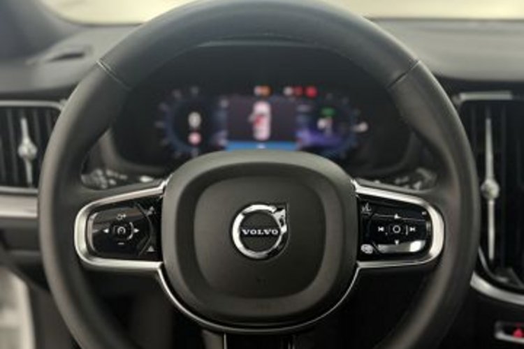 Volvo S60 S60 T8 AWD PLUS DARK RECH PANO+360+MEMO+STANDHZG