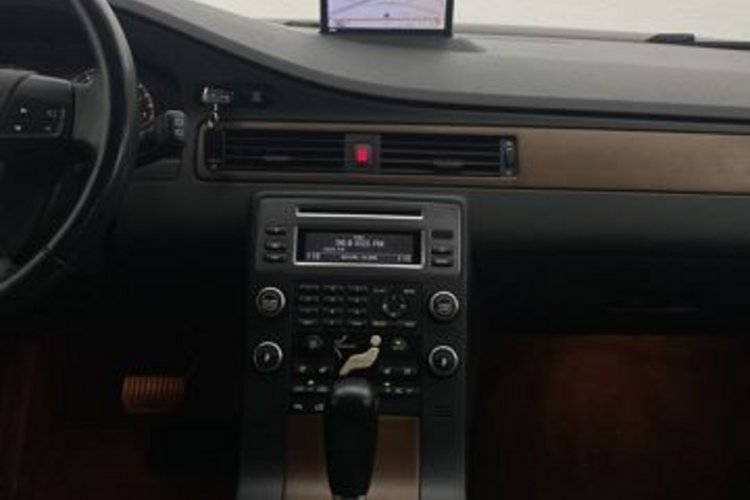 Volvo V70 V70 3.2 GEARTRONIC SUMMUM SITZKLIMA+MEMORY+XENON