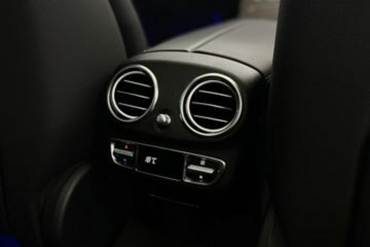 Mercedes-Benz E 400 E 400 d T 4M AVANTGARDE PANO+AHK+KEYLESS+DISTRO+