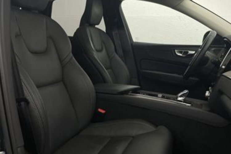 Volvo XC60 XC60 B5 D AWD Ultimate Dark POLESTAR PANO+LUFT+