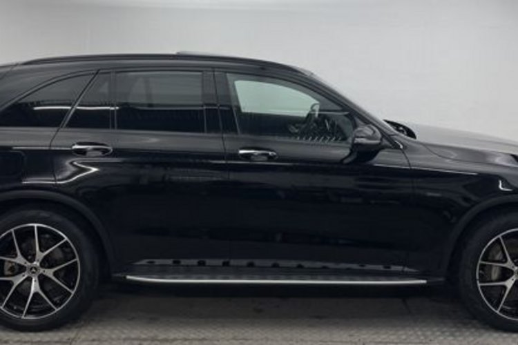 Mercedes-Benz GLC 300 GLC 300 de 4M NIGHT AMG 20Z PANO+AHK+AIR-BODY+