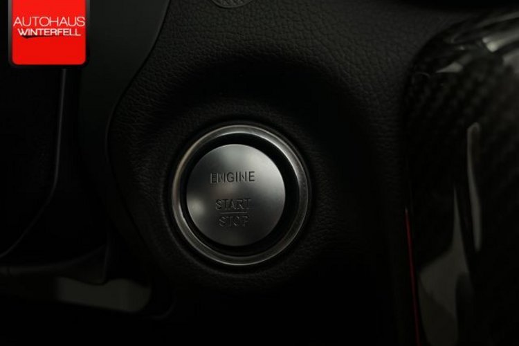 Mercedes-Benz SLC 43 AMG SLC 43 AMG PERFOR CARBON KAMERA+MEMO+KEYLESS