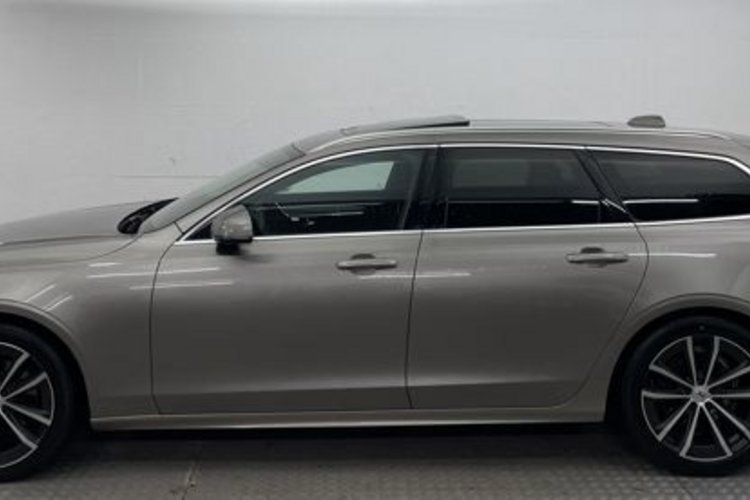 Volvo V90 V90 D4 PRO PANO+AHK+360+HUD+H&amp;K+STANDHEIZUNG+LED