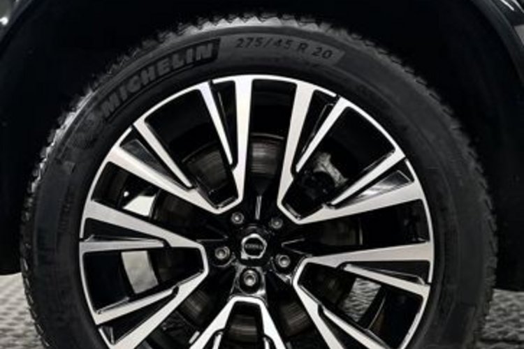 Volvo XC90 XC90 T8 PLUS DARK RECH AWD 7SITZ+PANO+STANDHZG+