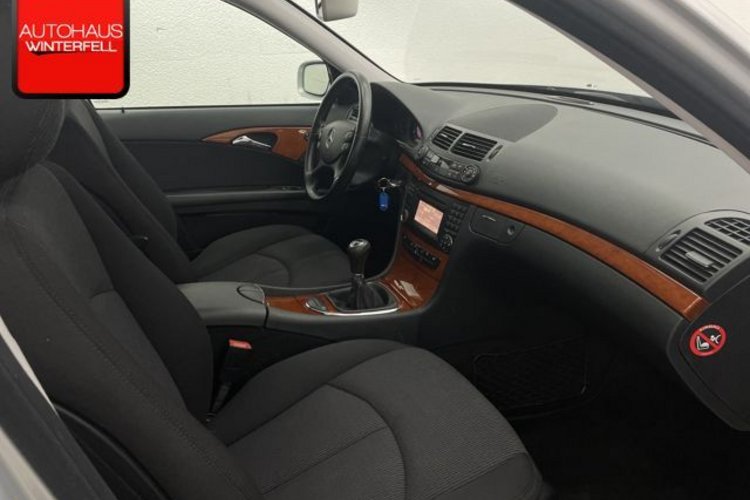 Mercedes-Benz E 200 E 200 Kompressor PDC+2-ZONEN+SITZHEIZ+TEMPOMAT+