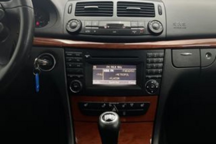 Mercedes-Benz E 200 E 200 Kompressor PDC+2-ZONEN+SITZHEIZ+TEMPOMAT+