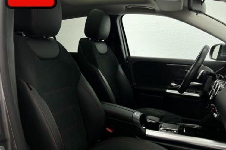 Mercedes-Benz GLA 200 GLA 200 d AMG CARBON PANO+AHK+KAMERA+LED+CARPLAY