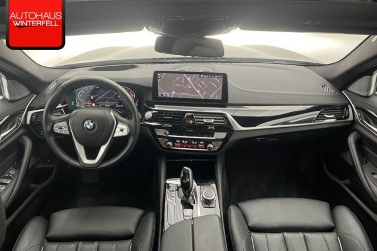 BMW 520 520 d xDrive Luxury Line INDIVIDUAL+PANO+B&amp;W+HUD