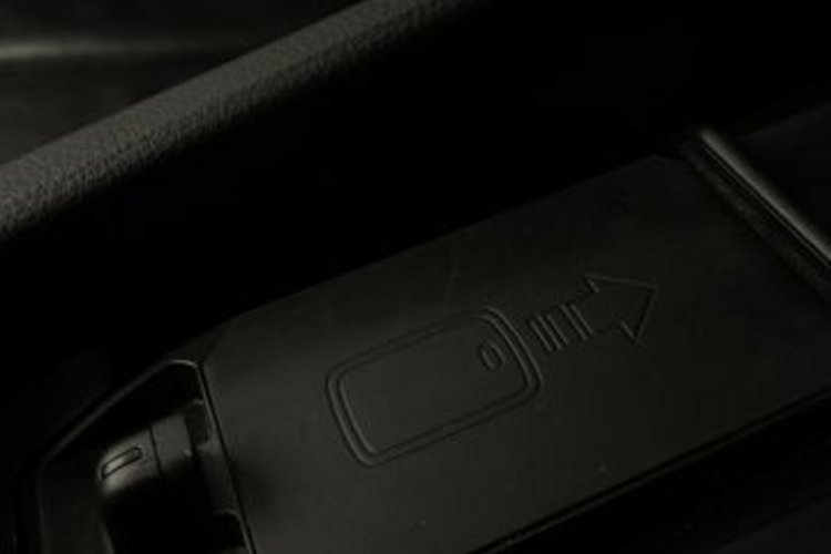 BMW 330 330 d M SPORT GSD+ADAP-LED+AHK+MEMO+HUD+KEYLESS+