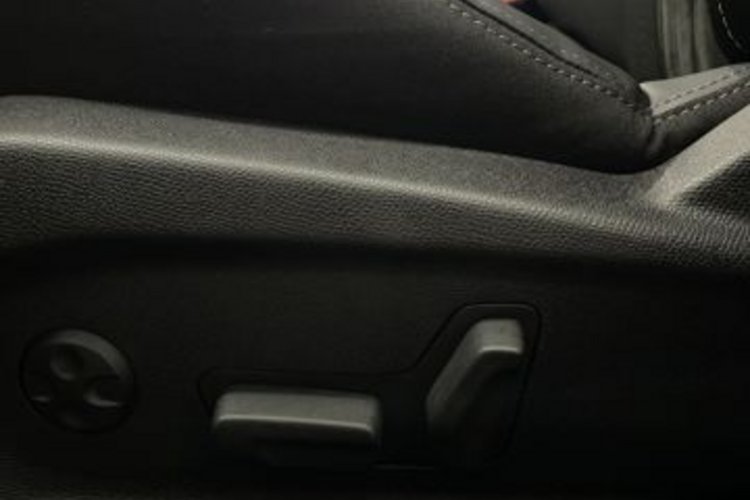 Peugeot 408 408 HYBRID 136 e-DSC6 GT PANO+MEMO+360+3D-TACHO+