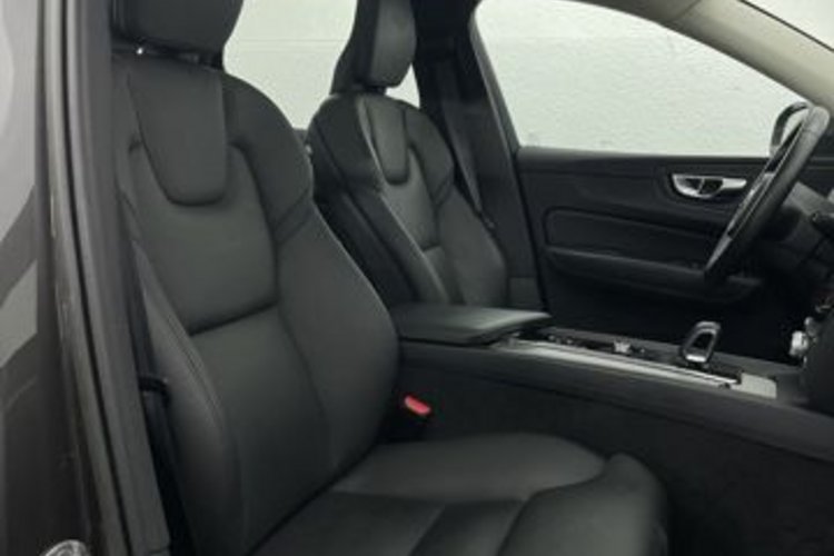 Volvo XC60 XC60 B4 D AWD PLUS BRIGHT PANO+AHK+STANDHZG+MEMO