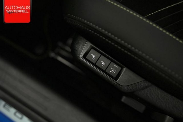 Peugeot 208 208 HYBRID 136 e-DSC6 GT MASSAGE+LED+360+KEYLESS