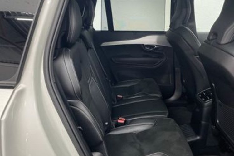 Volvo XC90 XC90 T8 R-DESIGN RECH AWD 7SITZ+PANO+AHK+STANDH+