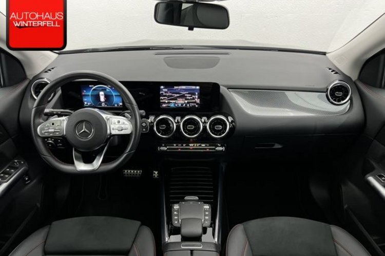 Mercedes-Benz GLA 200 GLA 200 d AMG CARBON PANO+AHK+KAMERA+LED+CARPLAY