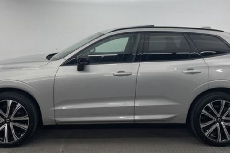 Volvo XC60 XC60 B4 PLUS DARK AWD PANO+AHK+21Z+MEMO+STANDHZG
