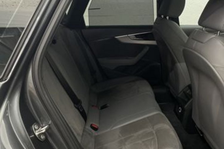 Audi A4 A4 Avant 45 TFSI qu S line edition one PANO+AHK+