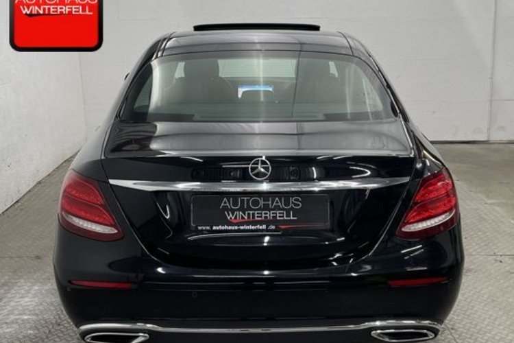 Mercedes-Benz E 220 E 220 d EXCLUSIVE SCHIEBEDACH+360+AHK+LED+3ZONEN