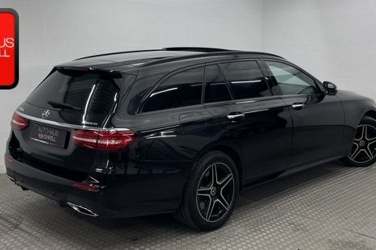 Mercedes-Benz E 300 E 300 de T 4M AMG NIGHT CARBON PANO+AHK+MEMO+