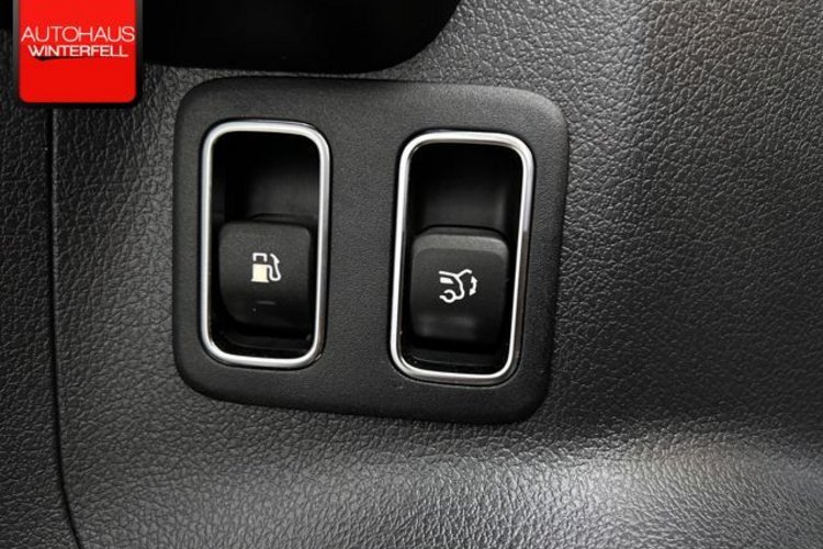 Mercedes-Benz GLA 250 GLA 250 e STYLE PANO+AHK+MULTIBEAM+KAMERA+DISTRO