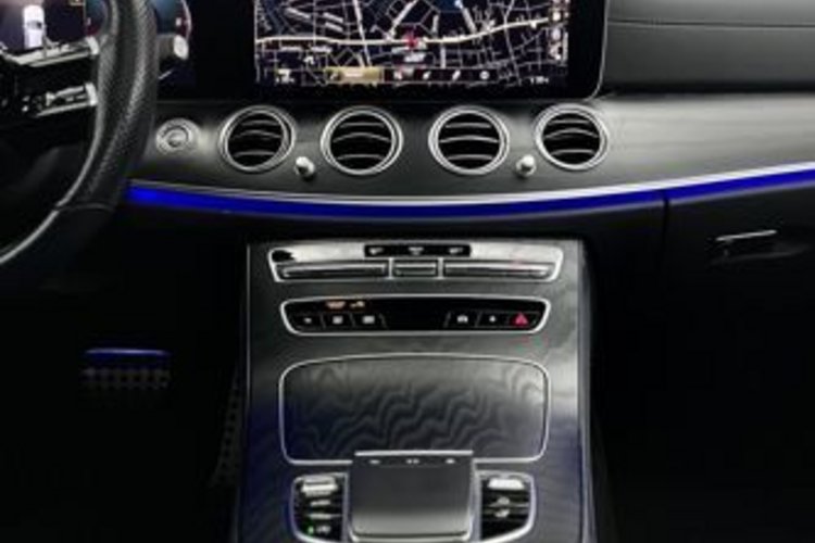 Mercedes-Benz E 400 E 400 d T 4M AMG NIGHT PANO+AIR-BODY+AHK+STANDH+