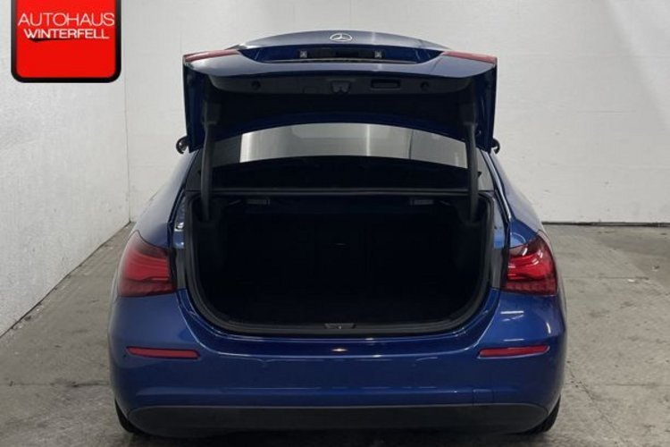 Mercedes-Benz A 200 A 200 d Limousine LED+KAMERA+DISTRONIC+CARPLAY+