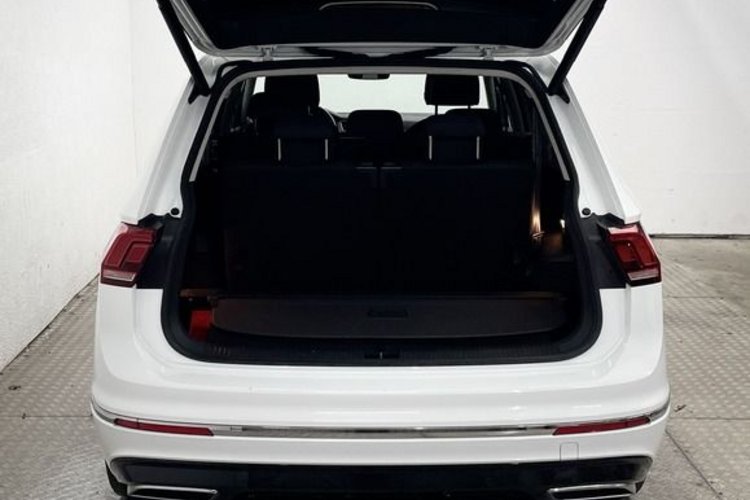 Volkswagen Tiguan Allspace Tiguan Allspace 2.0 TDI R-Line 7SITZ+KAMERA+ACC+