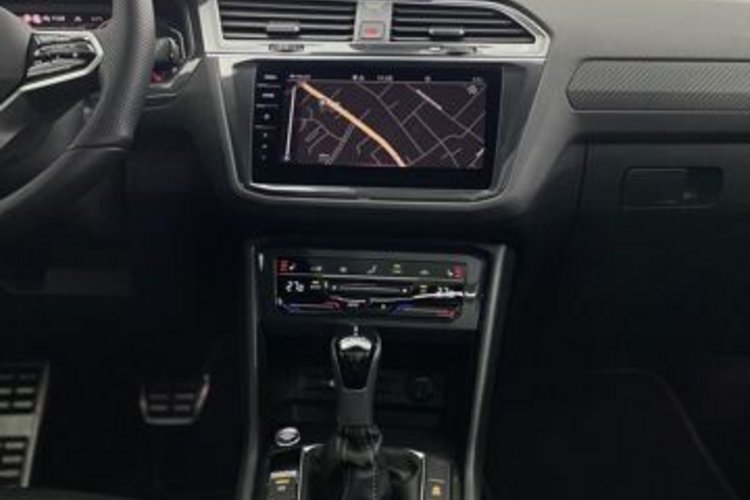 Volkswagen Tiguan Tiguan 2.0 TDI 4M R-LINE BLACK PANO+AHK+STANDH+