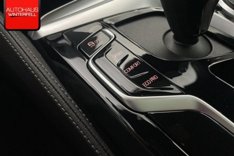 BMW 520 520 d xDrive Luxury Line INDIVIDUAL+PANO+B&amp;W+HUD