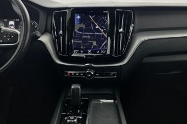 Volvo XC60 XC60 B4 B PRO PANO+AHK+360+MEMO+STANDHEIZUNG+LED