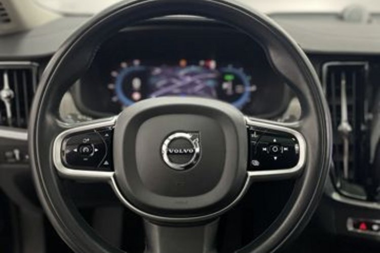 Volvo V90 V90 T8 Rech. AWD PANO+B&amp;W+AHK+HUD+MEMO+STANDH