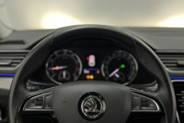 Skoda Superb Superb Combi 1.5 TSI Style XENON+MEMO+CANTON+