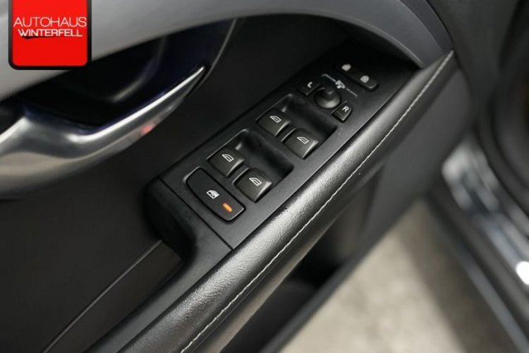 Volvo V70 V70 D4 LINJE SVART BI-XENON+PDC+NAVI+TEMPOMAT+