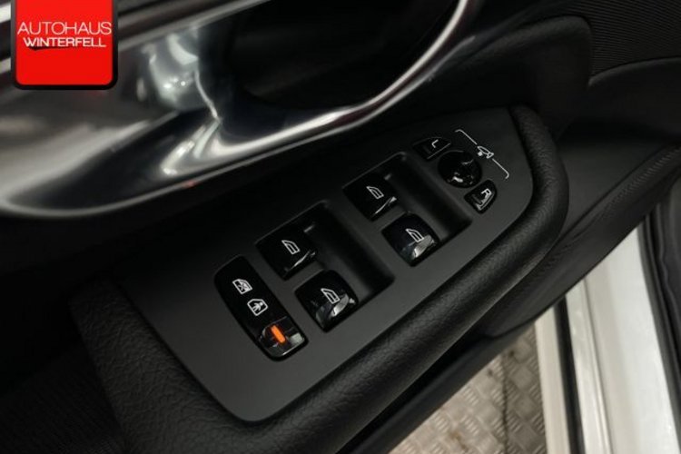 Volvo XC90 XC90 B5 D AWD 7SITZ+PANO+LUFT+360+HUD+H/K+4-ZONE