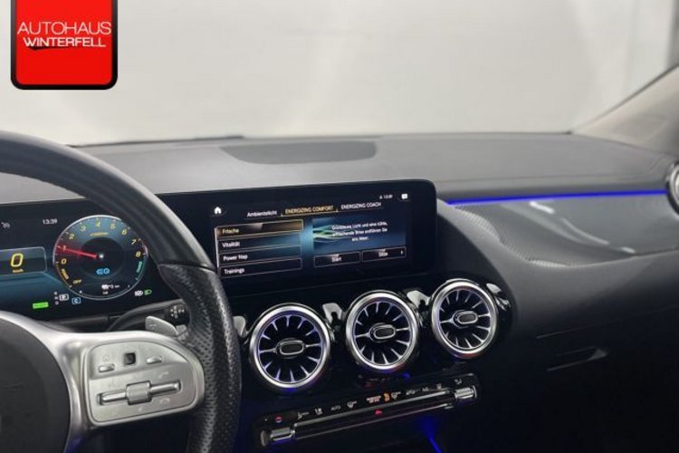 Mercedes-Benz GLA 250 GLA 250 e AMG NIGHT EXKLUSIV PANO+360+KEYLESS+