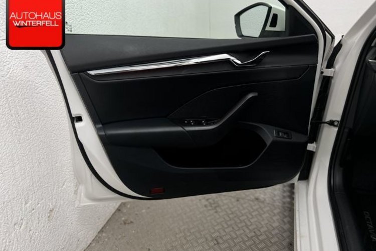 Skoda Octavia Octavia Combi 2.0 TDI Style PANO+AHK+STANDH+MEMO