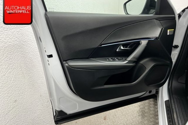 Peugeot 2008 2008 Elektro 136 GT 360+LED+WÄRMEPUMPE+DIGITAL+