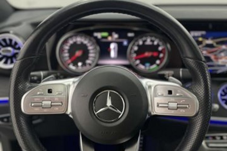 Mercedes-Benz E 300 E 300 T AMG LINE SCHIEBEDACH+KAMERA+CARPLAY+LED