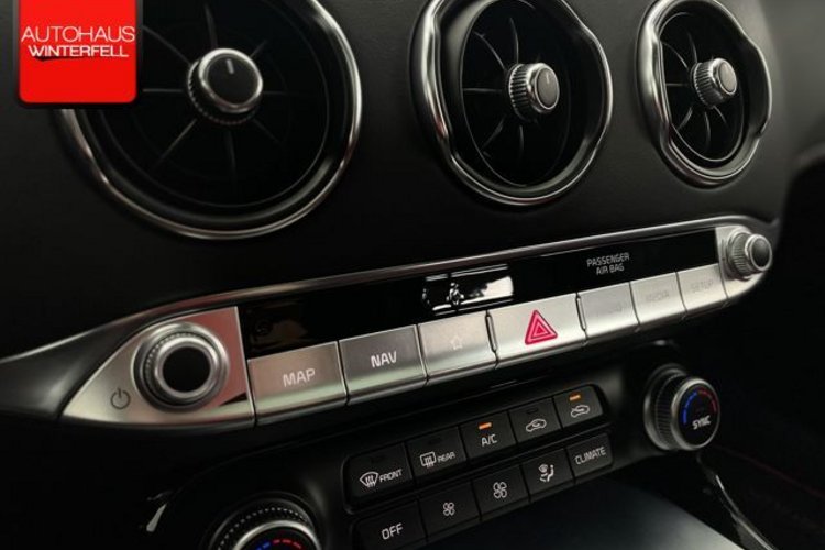 Kia Stinger Stinger 3.3 T-GDI AWD GT PANO+H&amp;K+HUD+SITZKLIMA+