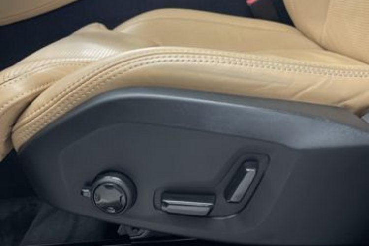 Volvo XC90 XC90 T8 INSCRIPTION RECH AWD 7SITZ+PANO+AHK+MEMO