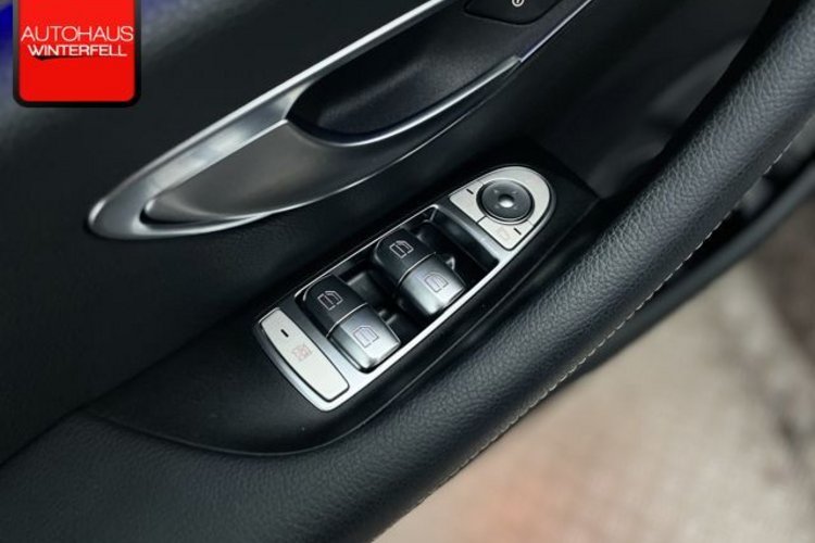 Mercedes-Benz E 220 E 220 d T 4M AVANTGARDE PANORAMA+AHK+LED+MEMORY+