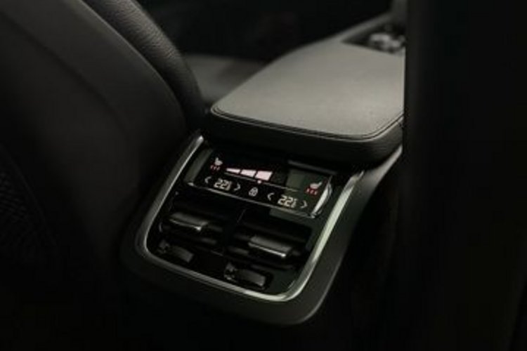 Volvo XC90 XC90 B5 AWD PRO PANO+AHK+MEMORY+STANDHEIZUNG+LED