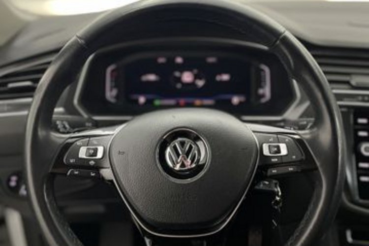 Volkswagen Tiguan Allspace Tiguan Allspace 2.0 TDI R-Line 7SITZ+KAMERA+ACC+