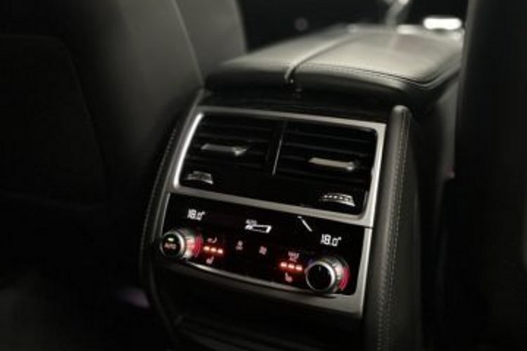 BMW 750 750 i xDrive M SPORT PURE+AHK+STANDH+LASER+SOFT+