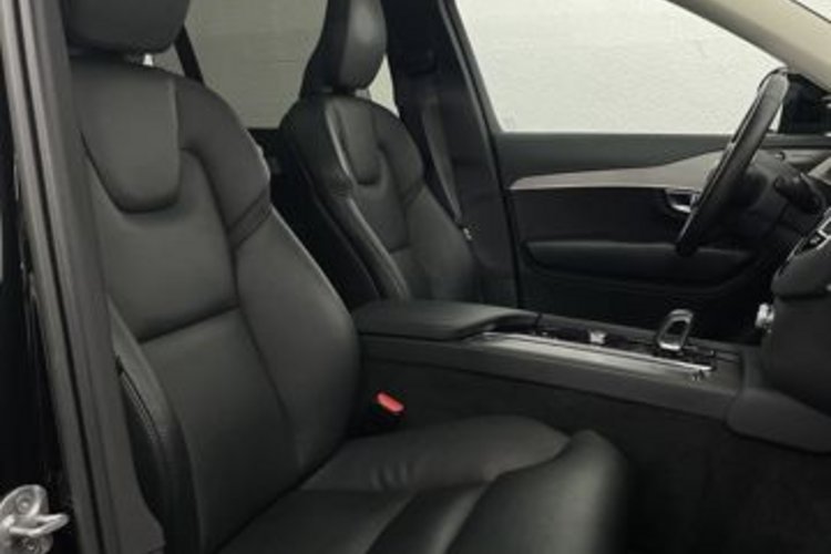 Volvo XC90 XC90 T8 PLUS DARK RECH AWD 7SITZ+PANO+STANDHZG+